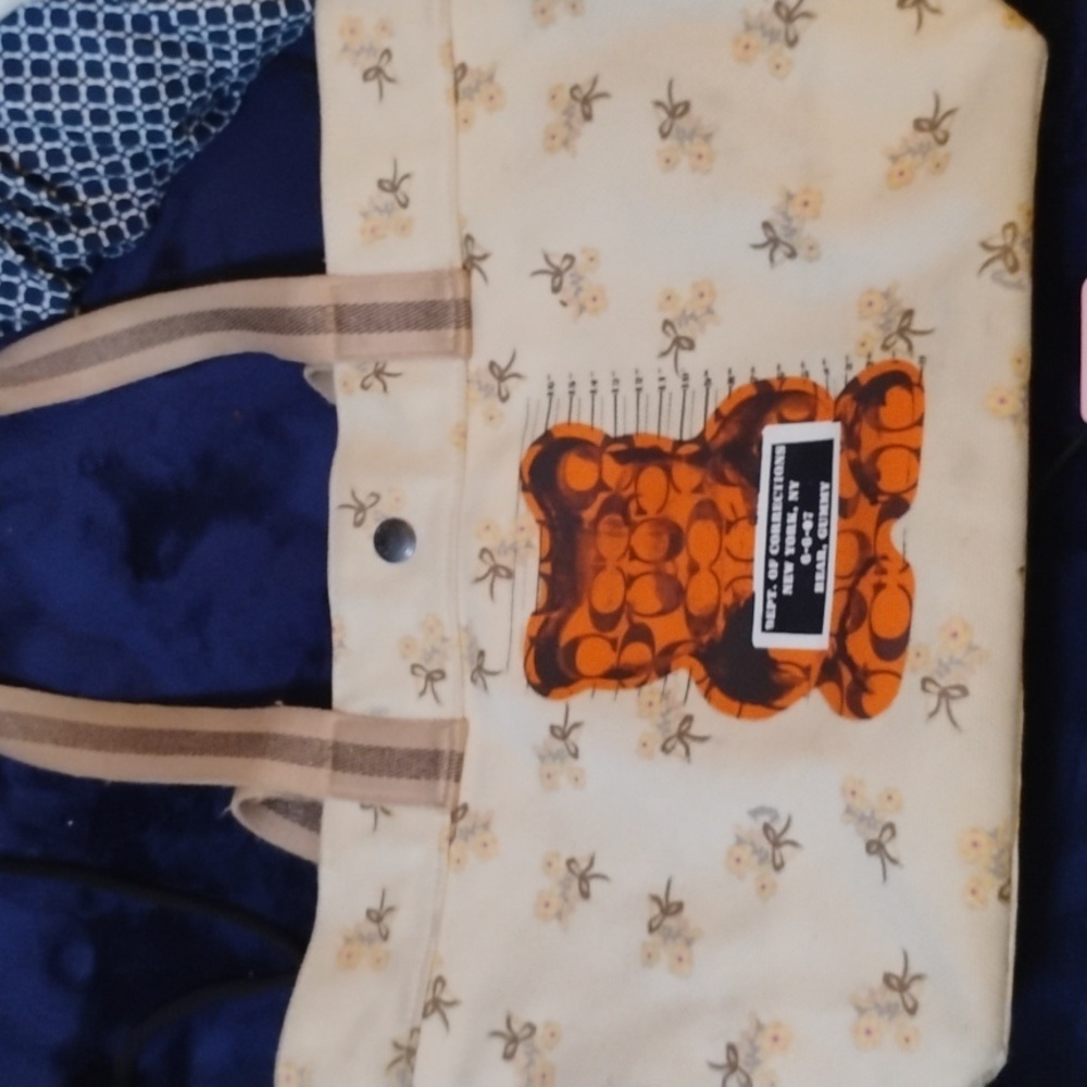 COACH Tote / Vandal Gummy Bear Limited Edition Purse HTF Rare purse